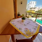 Vila Shabani *