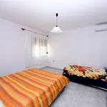 Vila Shabani Vlorë
